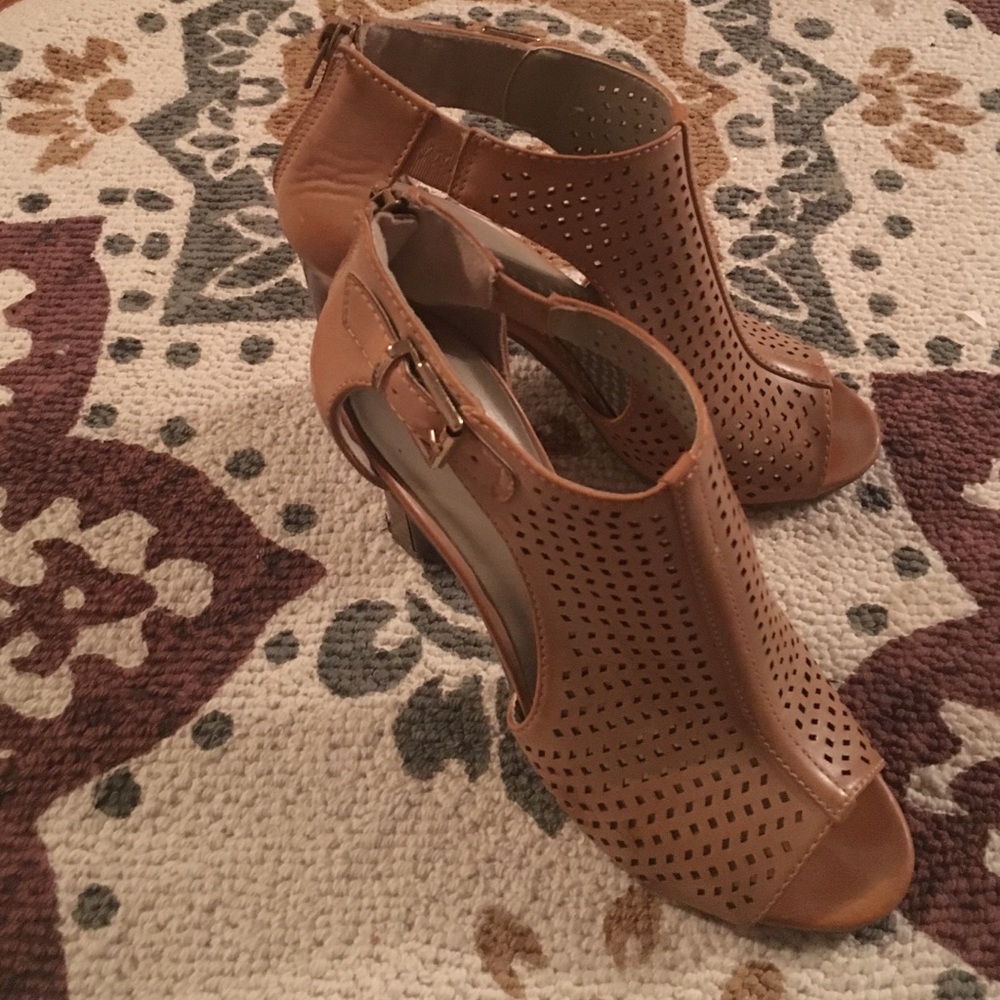 Open toed booties